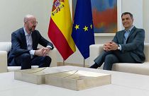 Az Európai Tanács elnöke, Charles Michel, és Pedro Sánchez spanyol miniszterelnök