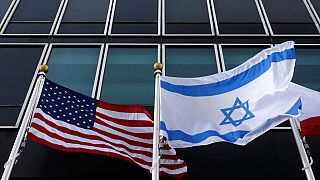 العلمان الأميركي والإسرائيلي