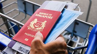 Singapur şu anda dünyanın en güçlü pasaportuna sahip.