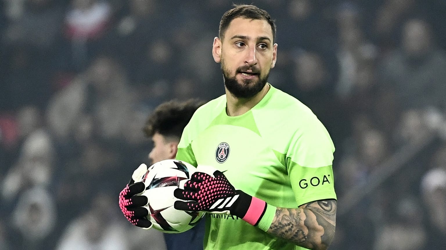 PSG goalkeeper Gianluigi Donnarumma in home invasion robbery | Euronews