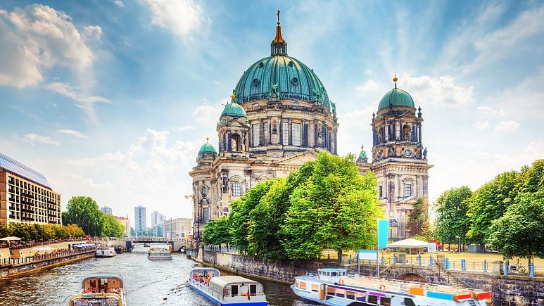 BERLIN — THE ART CAPITAL OF THE WORLD? Spends twice as much as the UK on art institutions 🎨