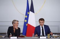 La première ministre Elisabeth Borne et le président Emmanuel Macron en conseil des ministres, Paris, France, 21 juillet 2023.