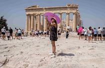 أمام معبد بارثينون على قمة أكروبوليس أثينا، اليونان، الجمعة 21 يوليو 2023