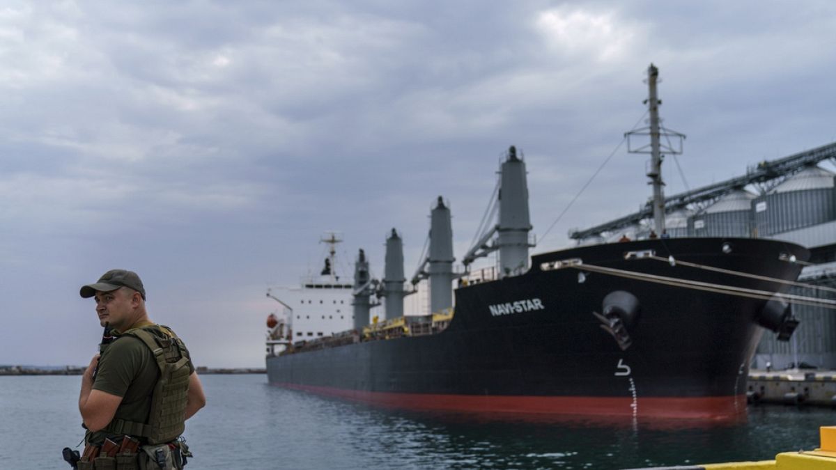 ARQUIVO - Imagem de cargueiro no porto ucraniano de Odessa