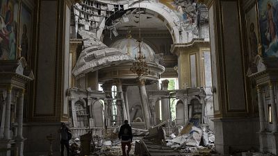 جانب من الدمار الذي لحق بكاتدرائية التجلي بمدينة أوديسا وهي مدرجة على قائمة اليونسكو للتراث العالمي
