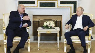 Alexandr Lukashenko e Vladimir Putin, em São Petersburgo, 23 de julho de 2023