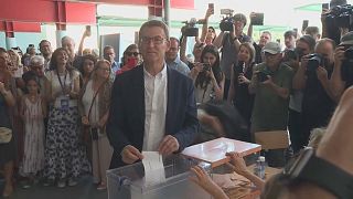 Der PP-Vorsitzende Alberto Núñez Feijóo bei der Stimmabgabe