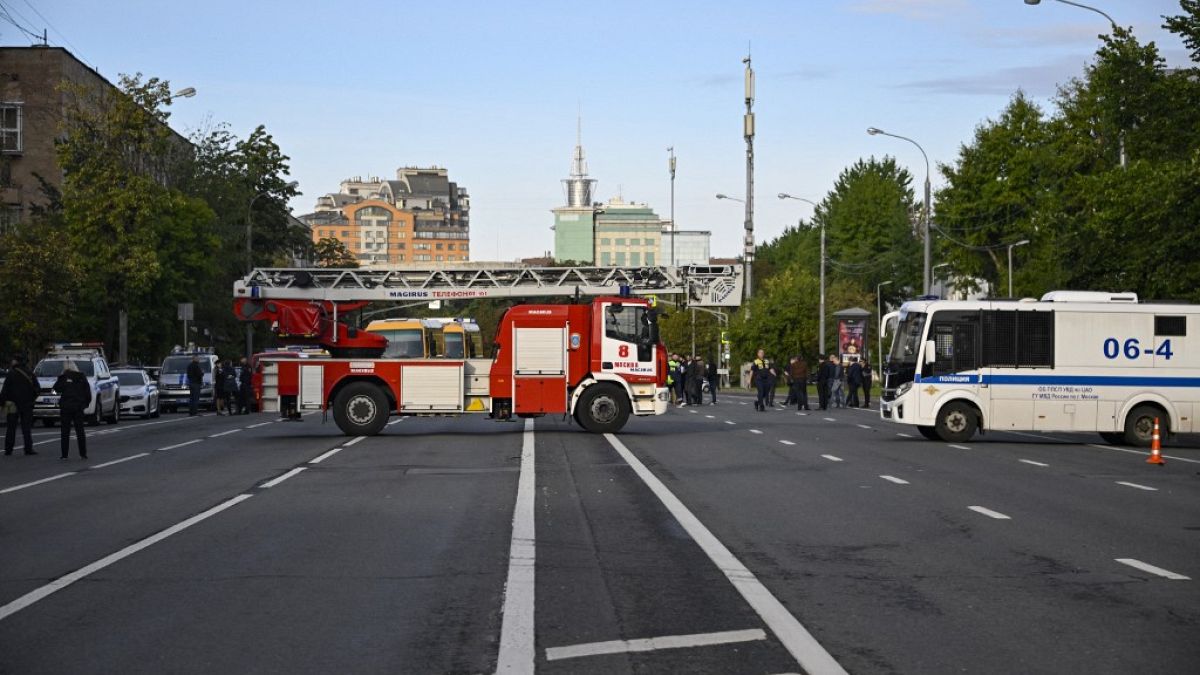 Moskova'da Ukrayna'nın yaptığı iddia edilen İHA saldırısı sonrası kapatılan bir cadde