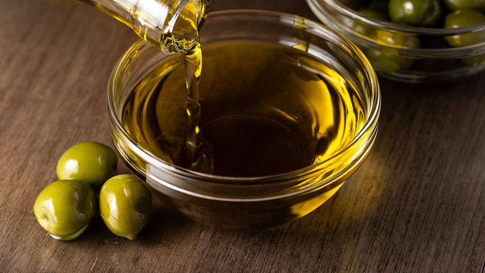 Consuming olive oil could reduce risk of dying from dementia by a third, study suggests thumbnail
