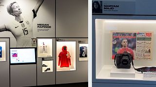 دوربین مریم مجد عکاس ایرانی در نمایشگاه فیفا در حاشیه جام جهانی فوتبال زنان- سیدنی