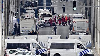 Brüksel'deki saldırılar sonrası Maelbeek metro istasyonunun dışı