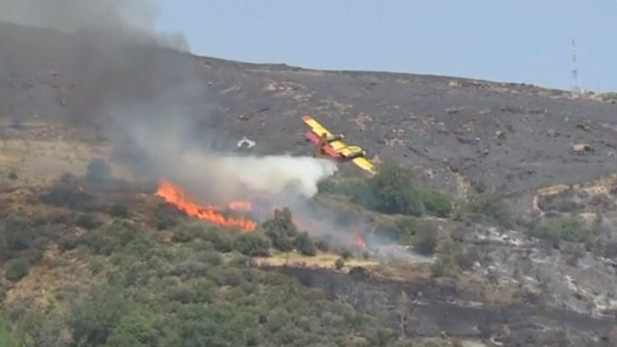 Tűz oltása közben zuhant le két pilótával a fedélzetén egy repülőgép Evia-szigetén