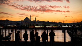 چشم‌انداز غروب خورشید در شهر استانبول ترکیه در فوریه ۲۰۲۳