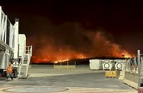 En Italie, sur l'île de Sicile, l'aéroport de Palerme menacé par les flammes dans la nuit du 24 au 25 juillet 2023 