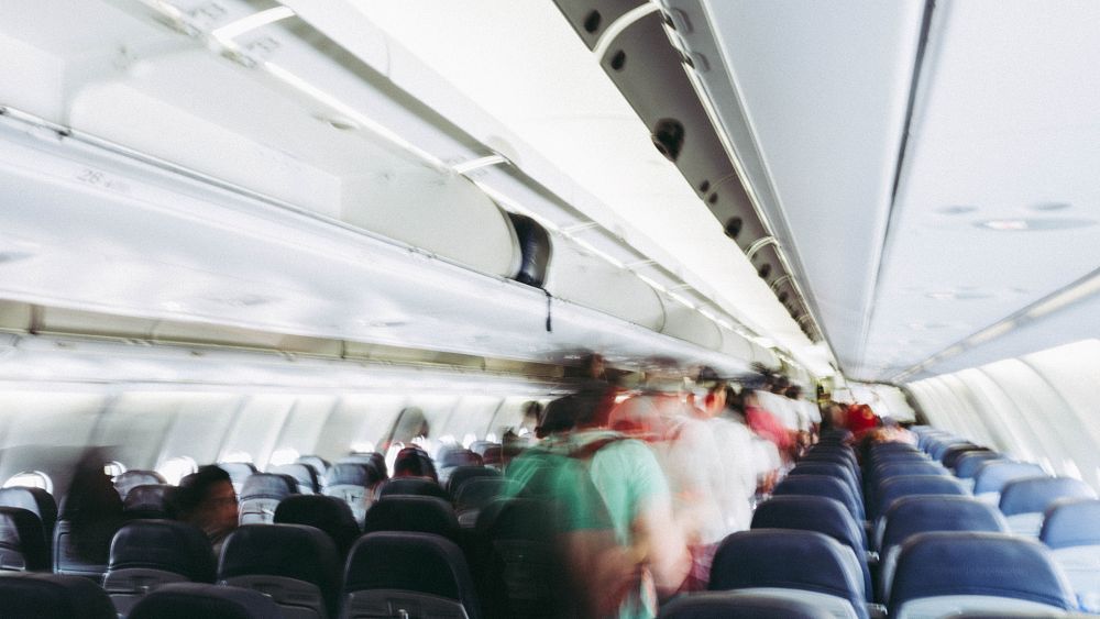 Row-by-row: What is the correct way to exit a plane?