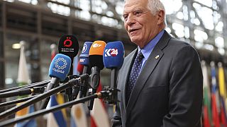 El jefe de la política exterior de la Unión Europea, Josep Borrell, habla con los medios de comunicación.