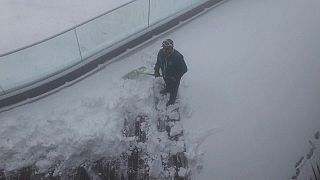 تساقط ثلوج غير متوقع على جبل نيبيلهورن في بافاريا