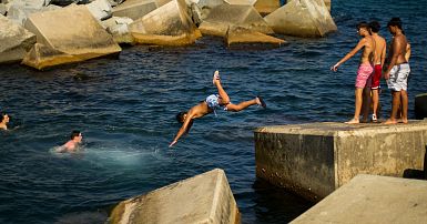 Температура воды на курортах испании