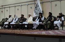 قادة طالبان يشاركون في مؤتمر لقراءة المرسوم الرسمي بشأن حظر زراعة الخشخاش وجميع أنواع المخدرات، كابول، أفغانستان، 3 أبريل 2022