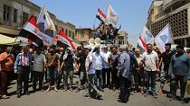 اعتراض گروهی از عراقی‌ها مقابل ساختمان بانک مرکزی 