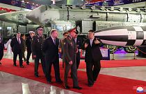 راهنمایی رهبر کره شمالی به وزیر دفاع روسیه در روز ۲۶ ژوئیه ۲۰۲۳