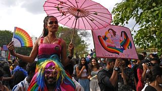 نشطاء وأنصار مجتمع الميم يشاركون في مسيرة فخر في تشيناي، الهند، في 26 يونيو 2022.