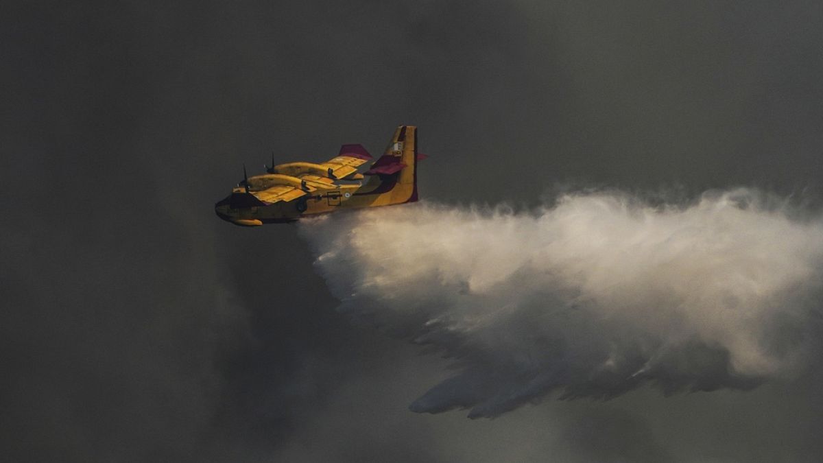 Πυροσβεστικό αεροσκάφος σε κατάσβεση στην Ελλάδα (φώτο αρχείου)