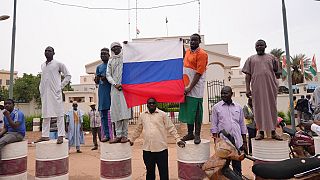 In der nigrischen Hauptstadt Niamey forderten Demonstranten den Abzug der französischen Truppen aus dem Land.