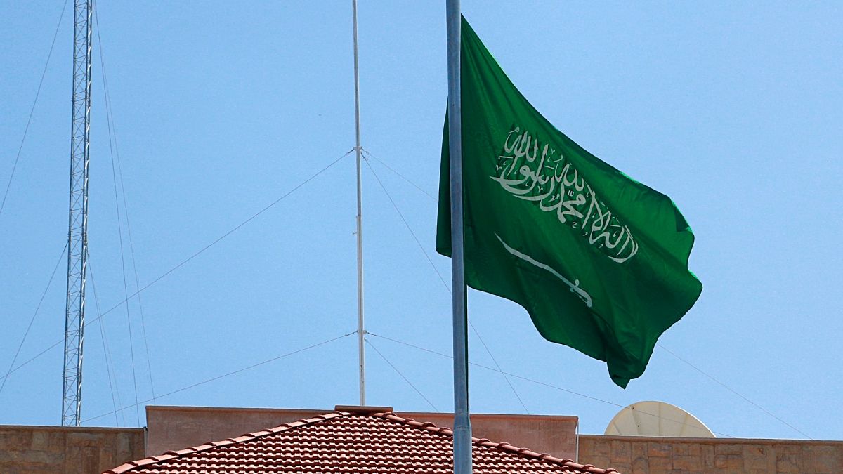 استدعت السعودية القائمة بأعمال السفارة الدنماركية في المملكة احتجاجا على حرق جماعة يمينية متطرفة في كوبنهاغن نسخة من المصحف
