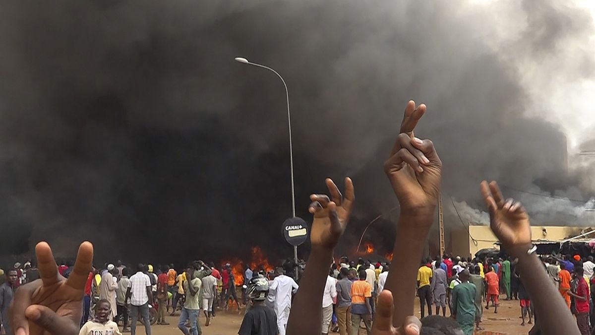 Des supporters de la junte ont manifesté jeudi à Niamey, la capitale du Niger 