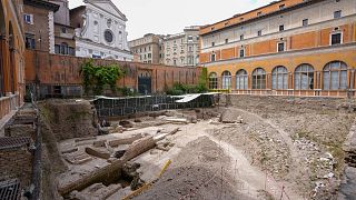 ویرانه‌های تئاتر باستانی نرون در روم