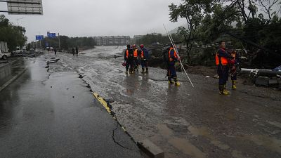 Várias cidades no norte da China estão inundadas, devido ao temporal na região