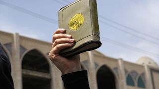 مظاهرة  في إبران منددة بحرق نسخة من القرآن
