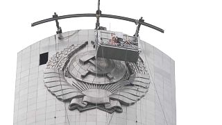 Anavatan Anıtı'ndan Sovyet sembolü kaldırılıyor