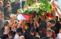 جنازة القيادي في حركة فتح، أبو اشرف العرموشي، الذي قتل في مواجهات مسلحة مع جماعات إسلامية في مخيم عين الحلوة للاجئين الفلسطينيين قرب مدينة صياد اللبنانية
