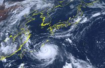 الإعصار "جاك فروت" متوجها نحو جزيرة أوكيناوا جنوب غرب اليايان