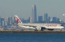 هواپیمای قطر در حال فرود در فرودگاه سانفرانسیسکو