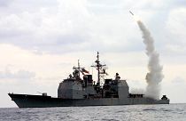 Tomahawk rakétát lőnek ki az USS Cape St. George cirkáló fedélzetéről