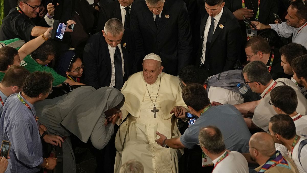 A papi szexuális zaklatás eltussolása ellen emelt szót Ferenc pápa