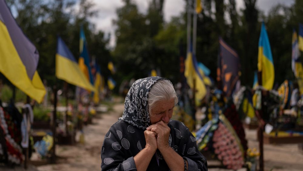 Guerre d’Ukraine : attaques de drones de Moscou à Kiev, revendication de la faim « armée » de la Russie, amende de Wikipédia et d’Apple