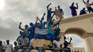 Apoiantes da junta militar no poder manifestam-se em Niamey