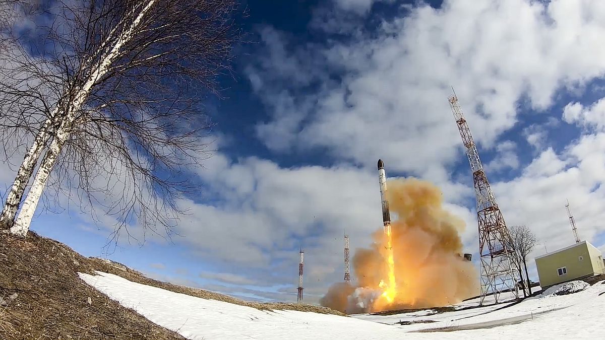صاروخ سارمات الروسي النووي العابر للقارات 
