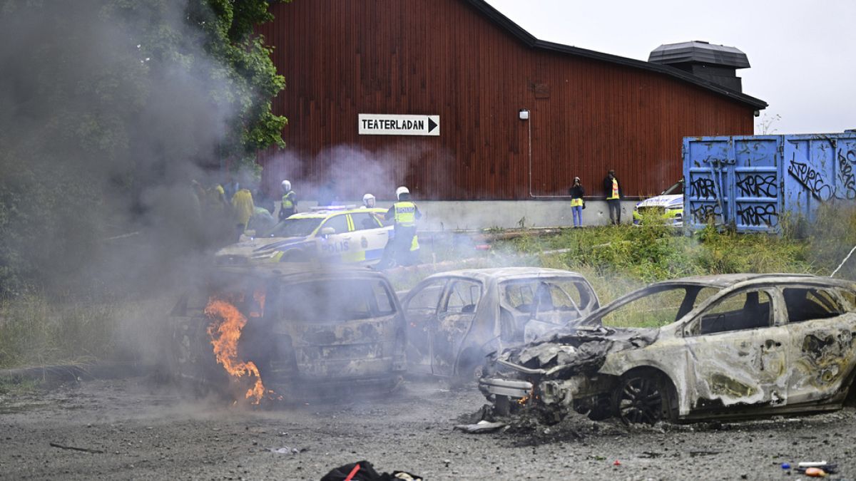 Ausgebrannte Autos auf Festival "Eritrea Scandinavia" in Stockholm, 3. August 2023 