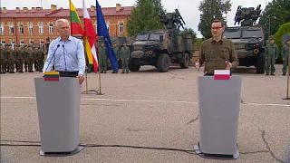 Der litauische Präsident und der polnische Regierungschef (r.) 