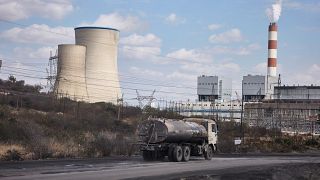 Zimbabwe president opens 600MW coal-fired power plant 