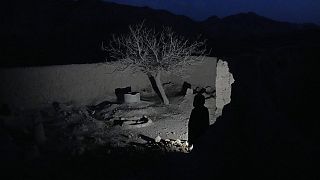 خانه گلوله‌باران شده توسط هلیکوپتر آمریکایی در افغانستان