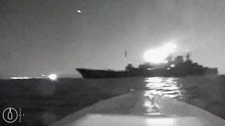 Dies ist ein Bild aus dem zunächst nicht verifizierten Videomaterial. Es soll das Landeschiff Olenegorsky Gonyak zeigen. 