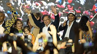 2022 seçim kampanyası sırasında Gustavo Petro ve sağında oğlu Nicolas Petro