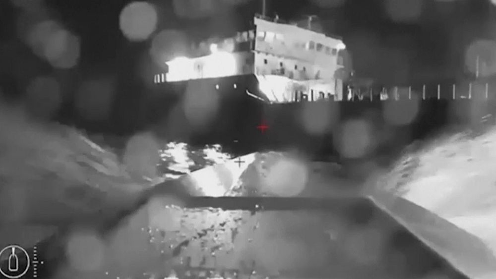 Украинска морска атака с дрон повреди руски танкер в Черно море близо до Крим