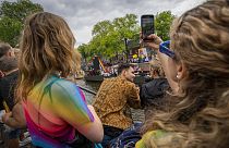 رژه رنگین‌کمانی‌ها در آمستردام هلند